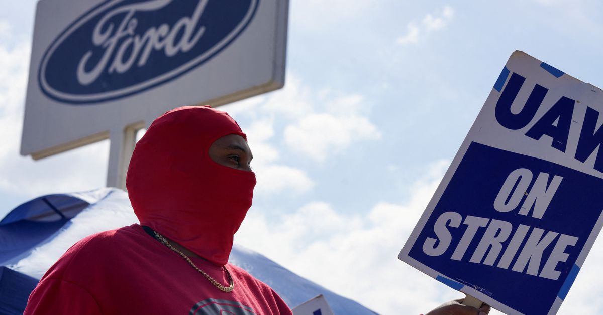 Ford highlights significant gaps in UAW labor contract talks FEN