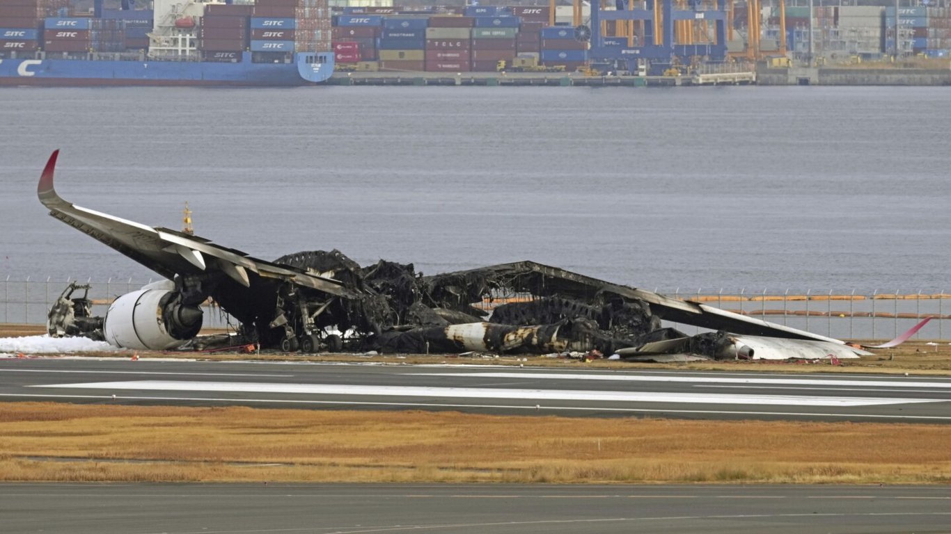 Tragic Plane Crash in Japan Five Crewmembers Lose Their Lives, while
