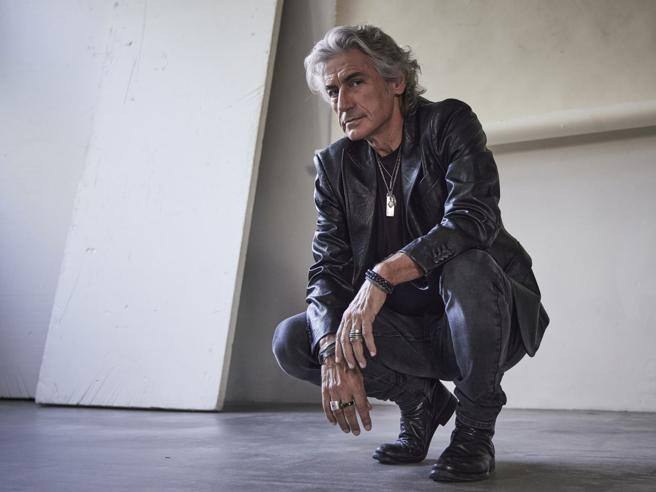 Ligabue: «Femminicidi, guerre, clima. La paura ci unisce» – SDI Online