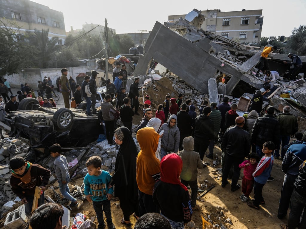 Hamas officials arrive in Cairo for Gaza truce talks, but no sign of Israel