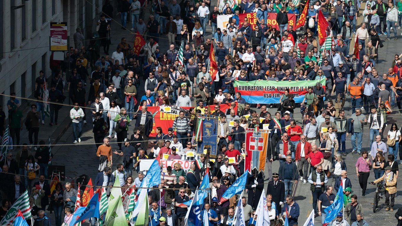 Mirafiori Torino non si arrende, 12.000 partecipano allo sciopero unitario dei sei sindacati – Hamelin Prog