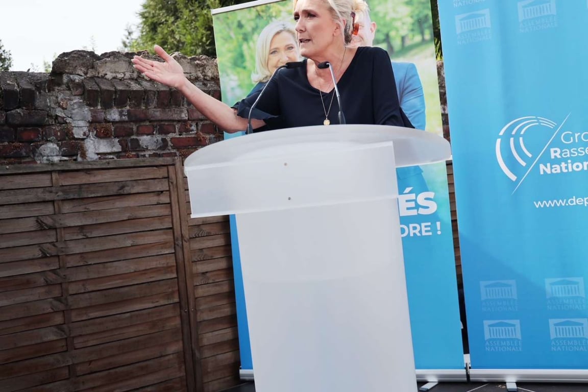 Les Chroniques du Cable : Marine Le Pen critique leffondrement généralisé de la France et dénonce la malhonnêteté dEmmanuel Macron – Le Monde