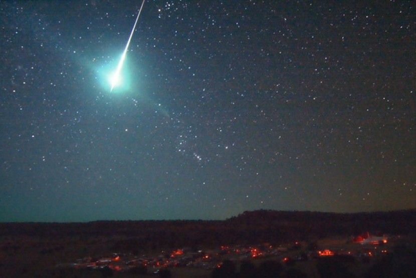 Puing-Puing Komet Dekat Bumi Dapat Sebabkan Hujan Meteor Baru Pekan Ini | SAMOSIR News