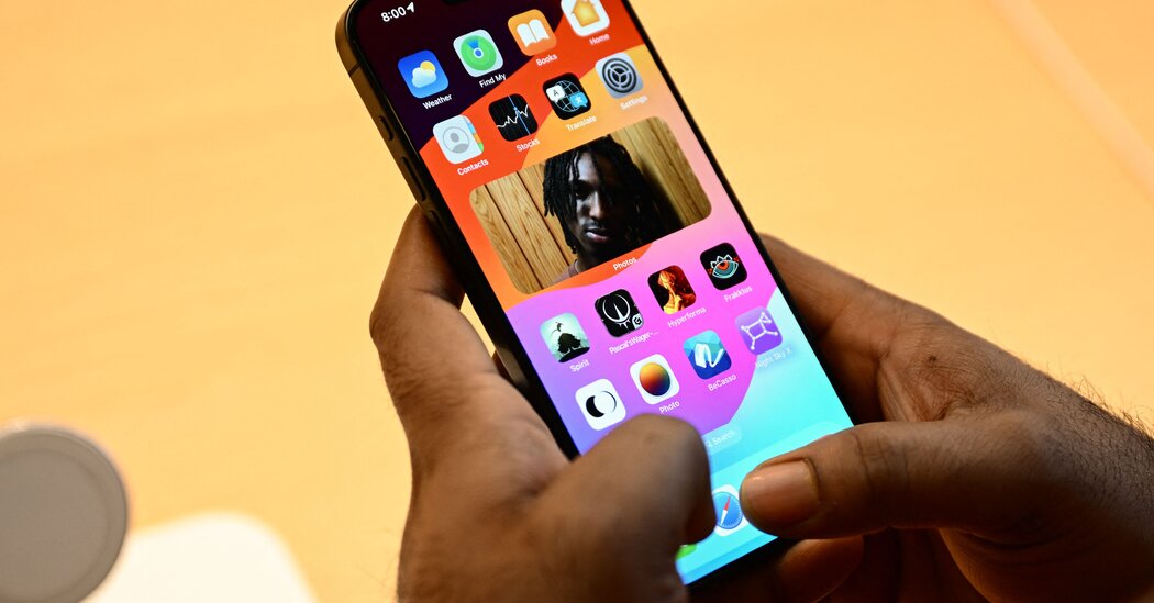 Discover the iPhones NameDrop Feature with Confidence, Say Experts