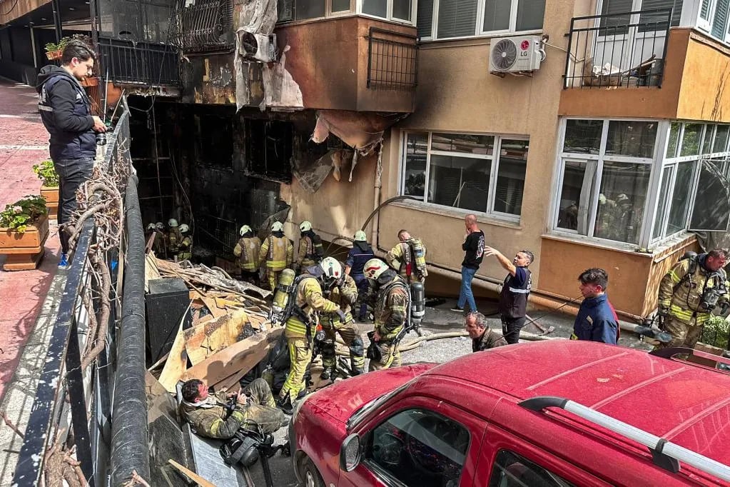 Al menos 29 muertos en un incendio en una macrodiscoteca en obras en Estambul – El Mundo