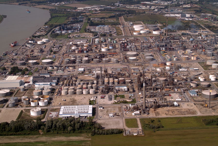 ExxonMobil supprime 677 postes et arrête ses activités chimiques à Gravencho