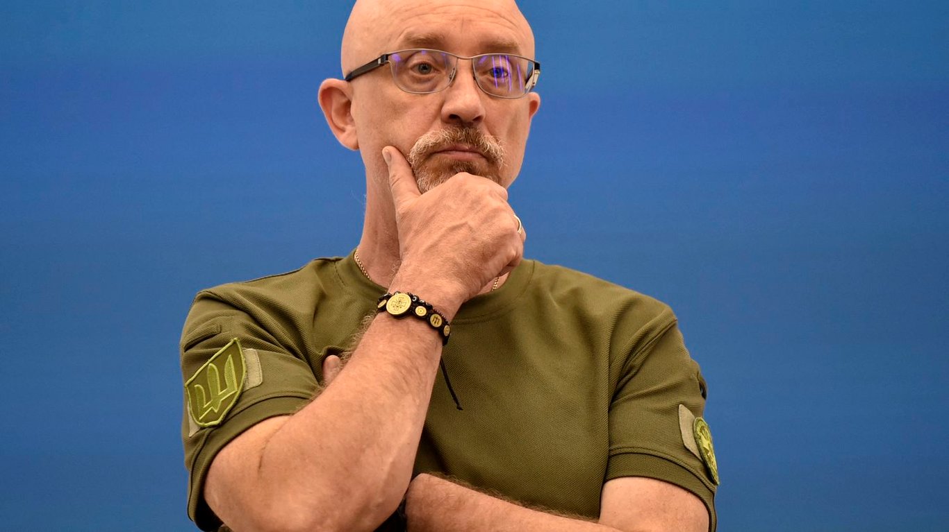 Guerre en Ukraine : Volodymyr Zelensky annonce le remplacement de son ministre de la Défense Oleksiï Reznikov – Cosmo Sonic