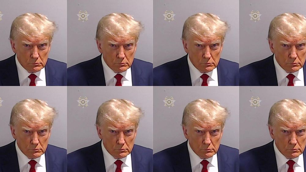 ¿Donald Trump ha tomado la foto de ficha policial más icónica de la historia?