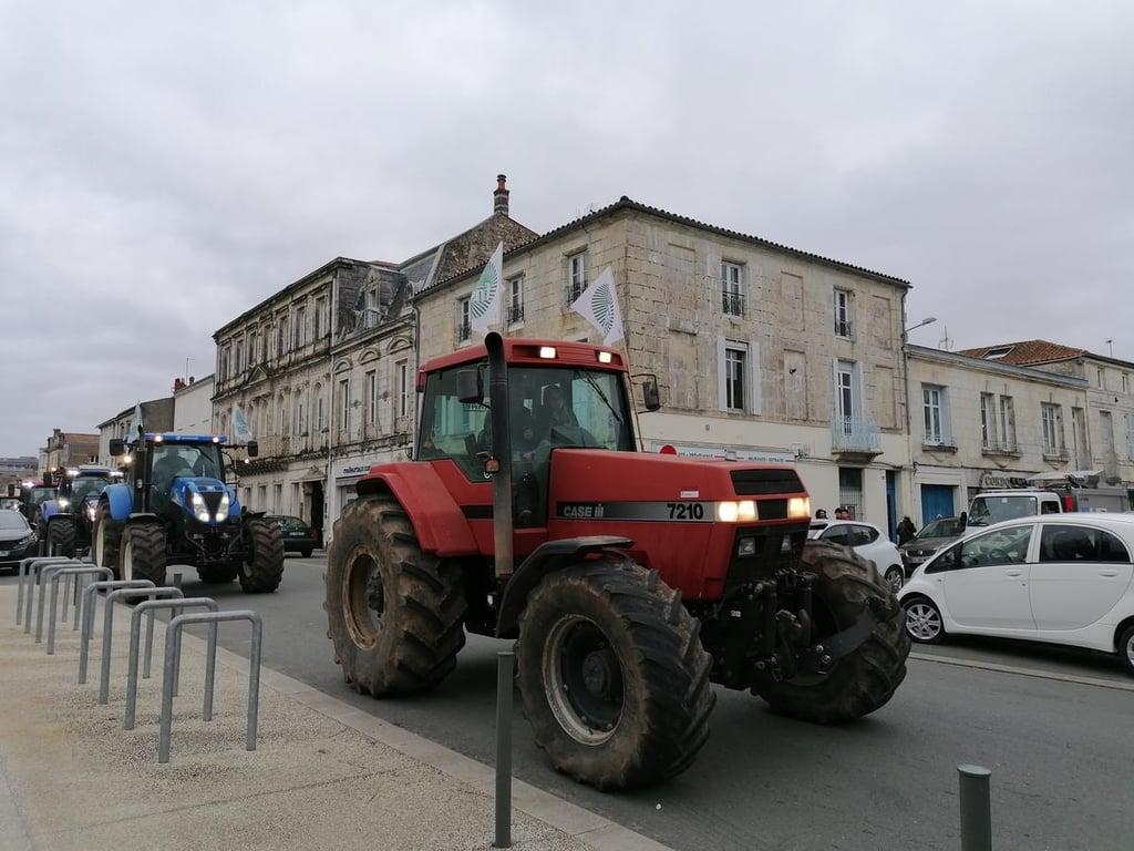 Observatoire Qatar: Les agriculteurs en colère : Dordogne, Landes… Quels pourraient être les points de blocage vendredi ?