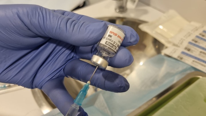 Comienza la campaña de vacunación conjunta gripe-Covid-19 en los Centros de Salud de Deporticos