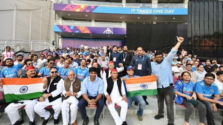 लखनऊ: अखिलेश यादव ने भारत-इंग्लैंड का मैच देखा, बोले – ये सपा की बड़ी सोच का बड़ा नजारा