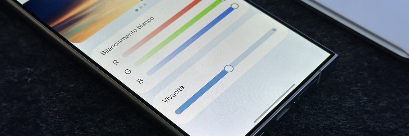 Samsung aggiorna i Galaxy S24: arriva il cursore per i colori e altri miglioramenti