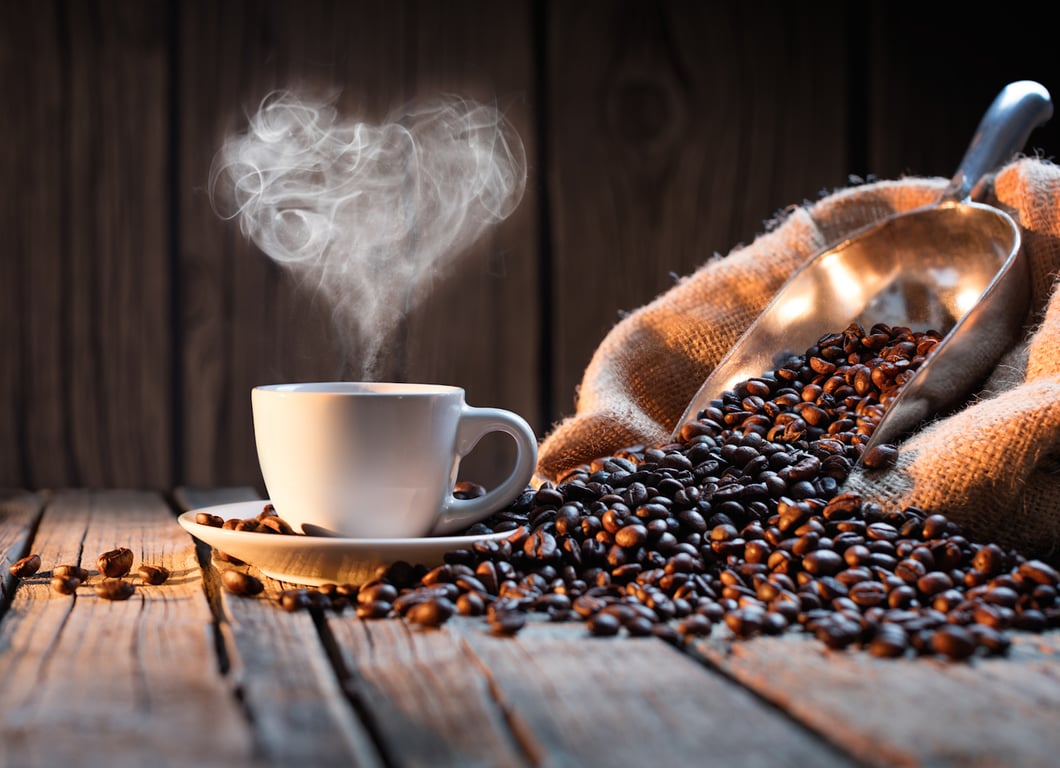Bere caffè ogni pomeriggio: effetti sulla salute e benefici – Microbiologia Italia