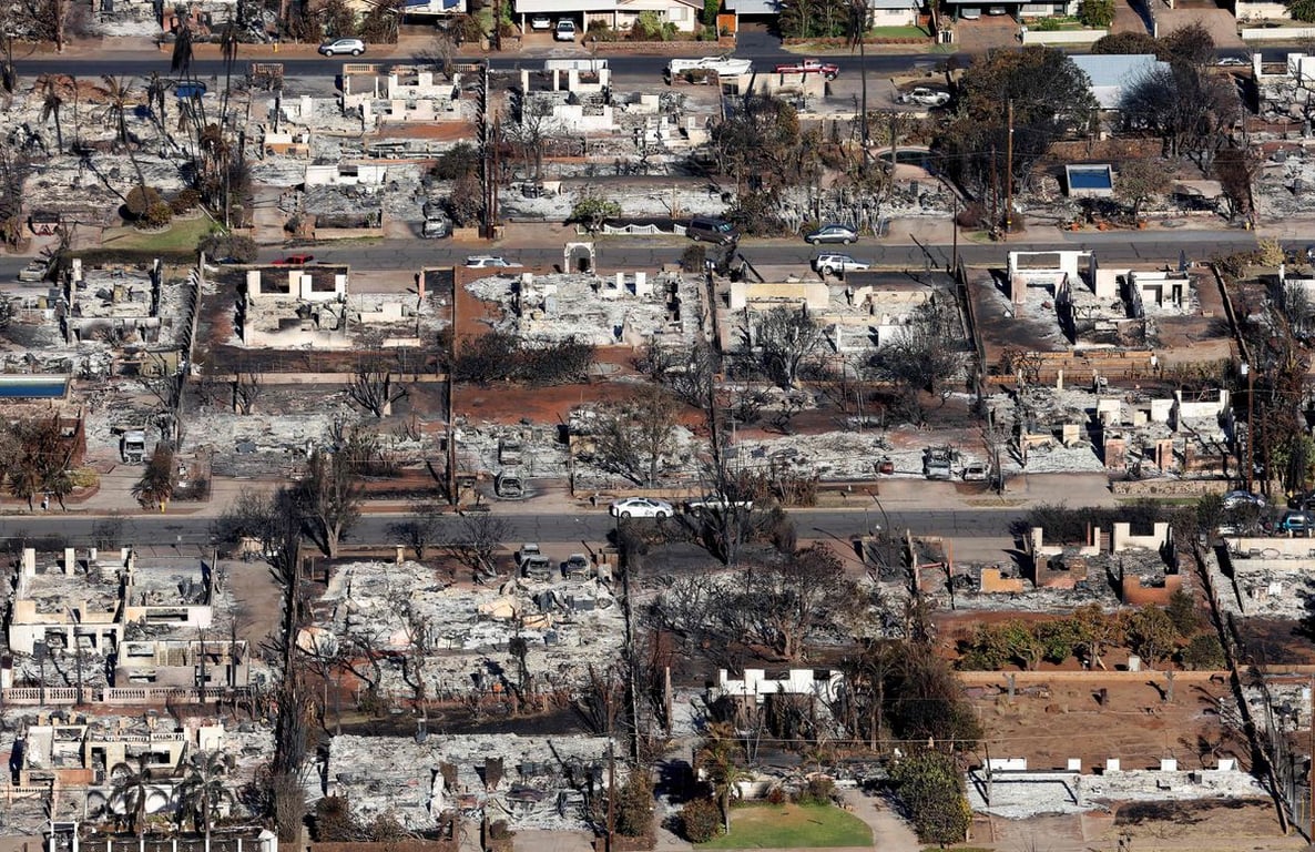 Los equipos de rescate buscan entre las ruinas de edificios incendiados en Hawái en busca de un millar de desaparecidos – Oncenoticias