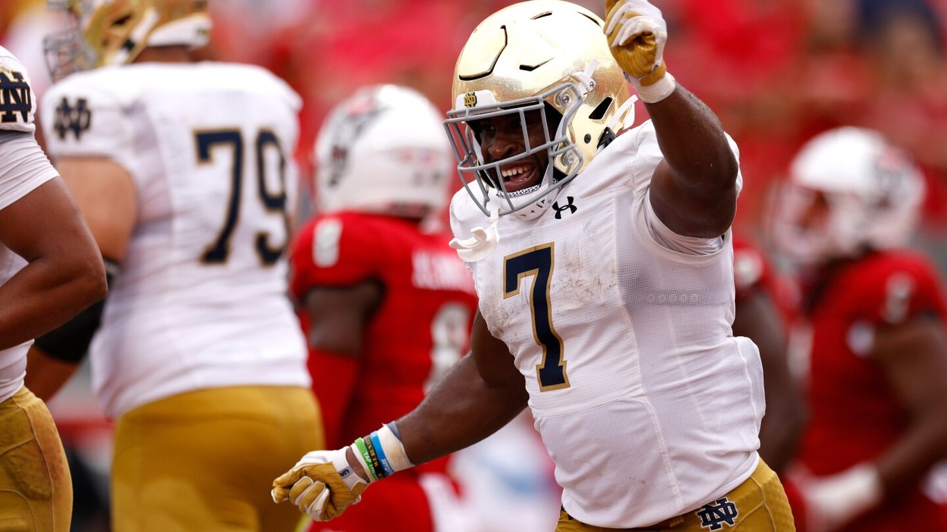Impressive Game-winning Plays Propel No. 10 Notre Dame over North Carolina State, Weather Delay – The Daily Guardian