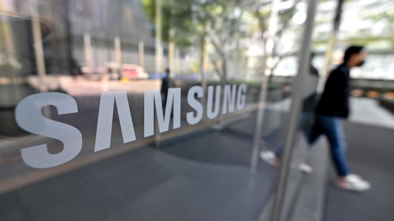 Photo of Samsung to Unveil AI-Powered New Phones on Jan. 17