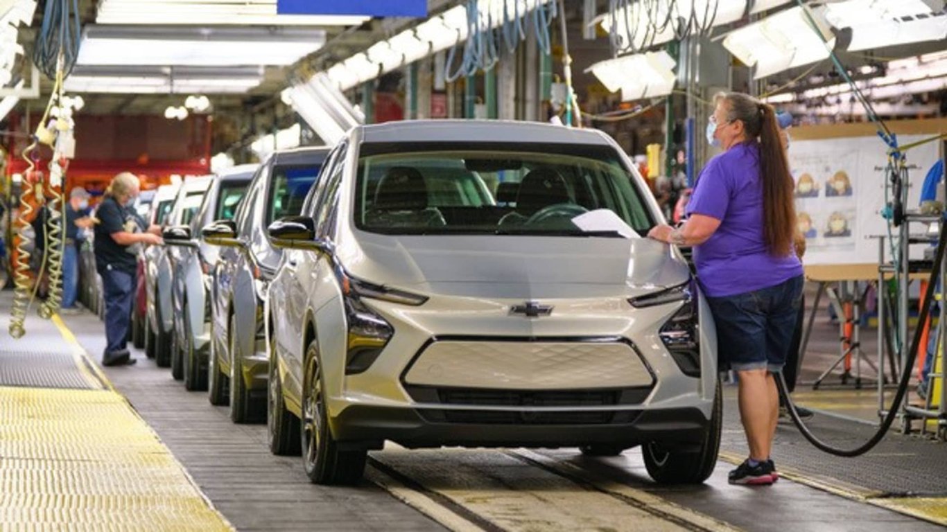 GM Delays All-Electric Truck Production at Michigan Plant Until Late-2025 – The News Teller