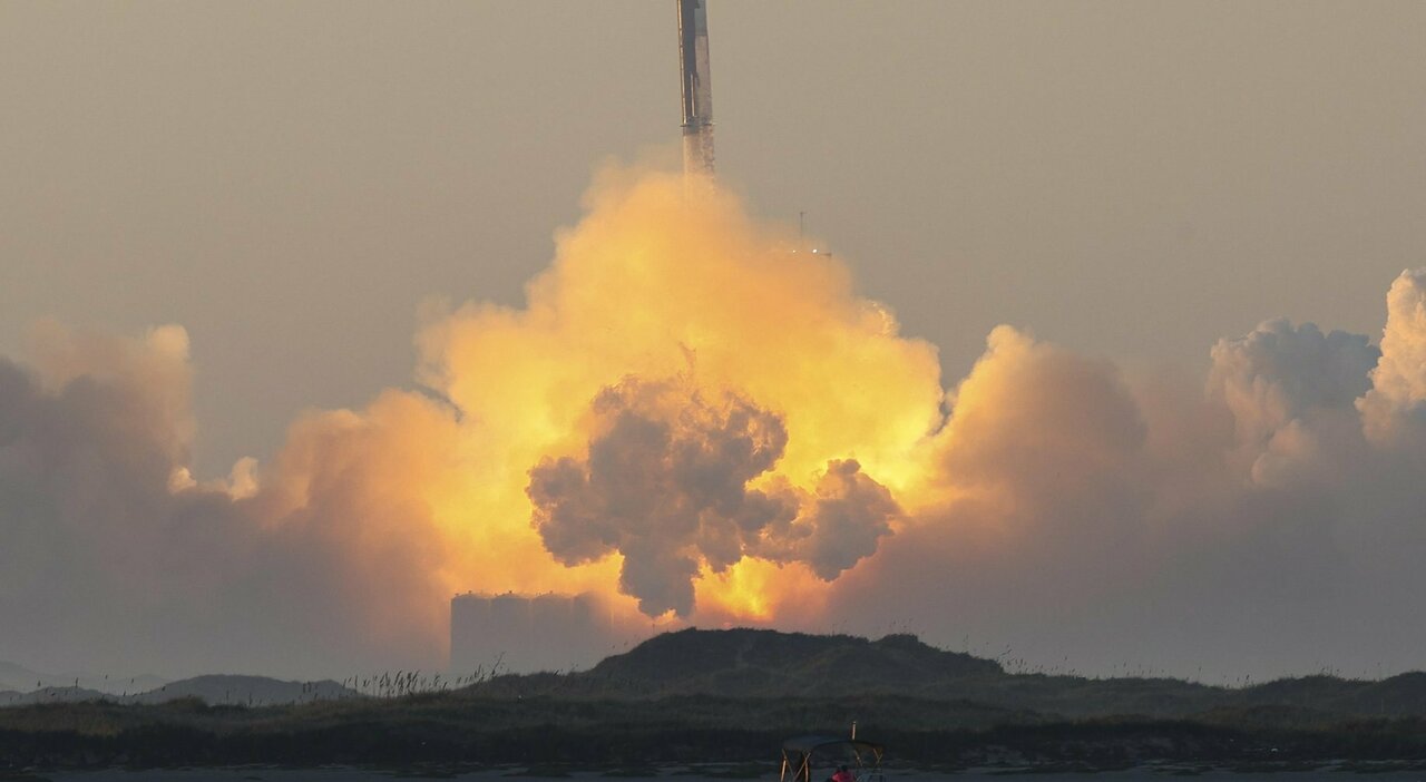 Disastro della missione Starship di SpaceX: la navicella si distrugge al rientro in atmosfera