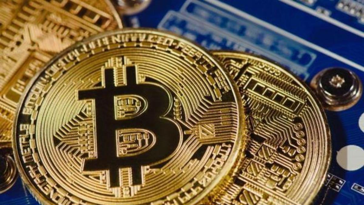 Bitcoin raggiunge i massimi storici: supera i 69 mila dollari per la prima volta e batte il record del 2021