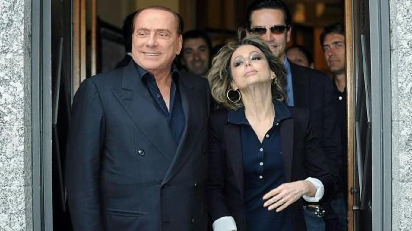 Marina Berlusconi: Mio padre Silvio e il suo ultimo scritto su vita, partito, famiglia – La Repubblica 

Marina Berlusconi: Mio padre Silvio e il suo ultimo scritto su vita, partito, famiglia – La Repubblica