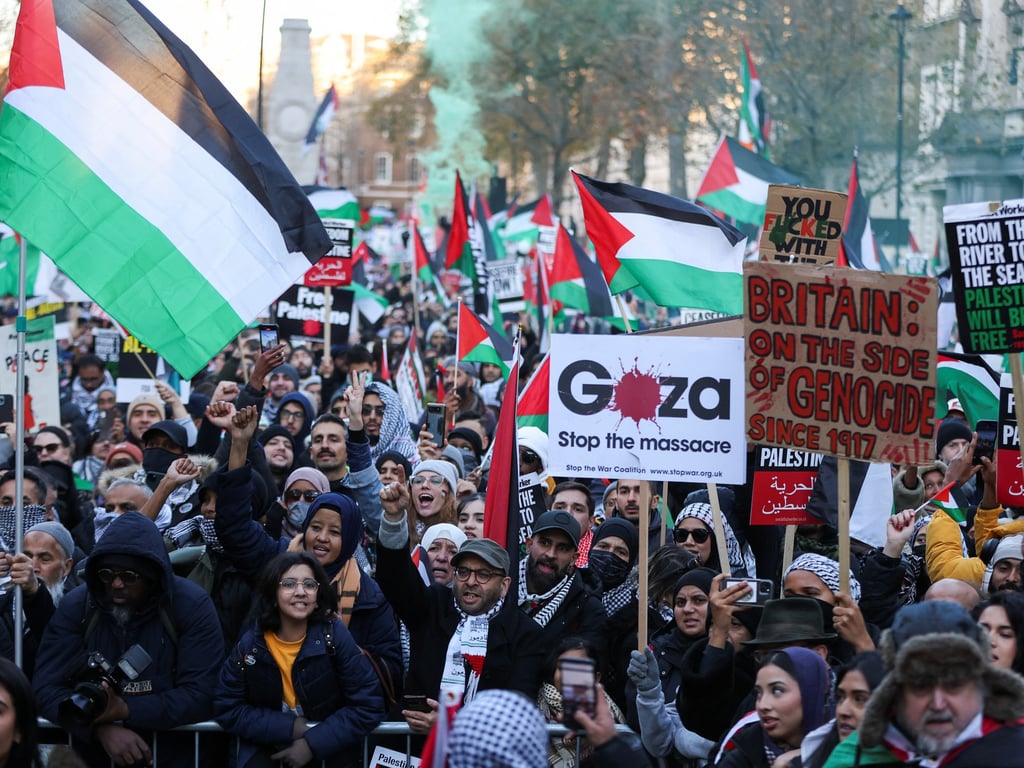 London Protesters Advocate Permanent Gaza Ceasefire at Pro-Palestinian March – Bio Prep Watch