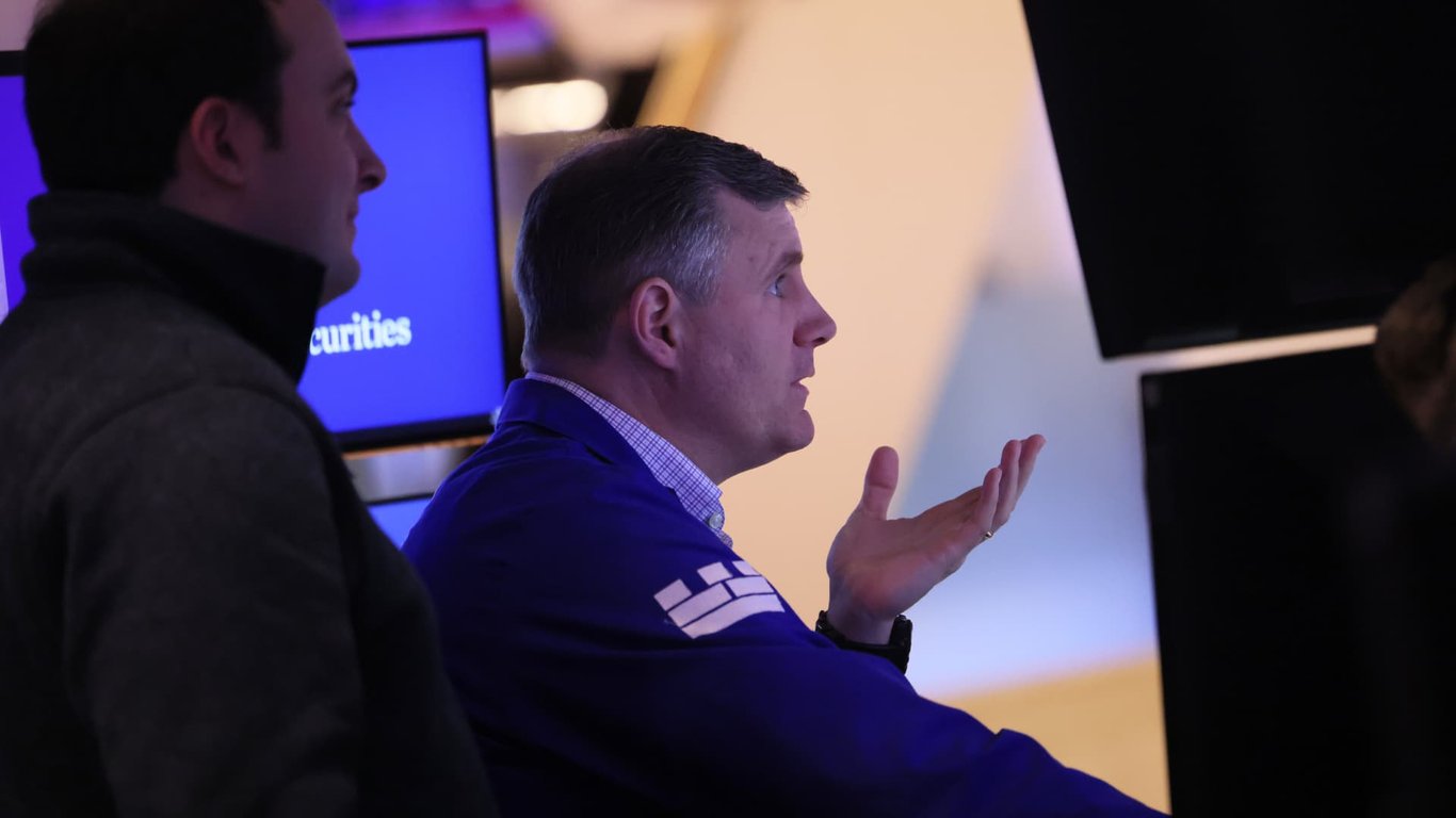 Live Updates: Stock Futures Decline Ahead of Tech Earnings and Fed Meeting on Bio Prep Watch