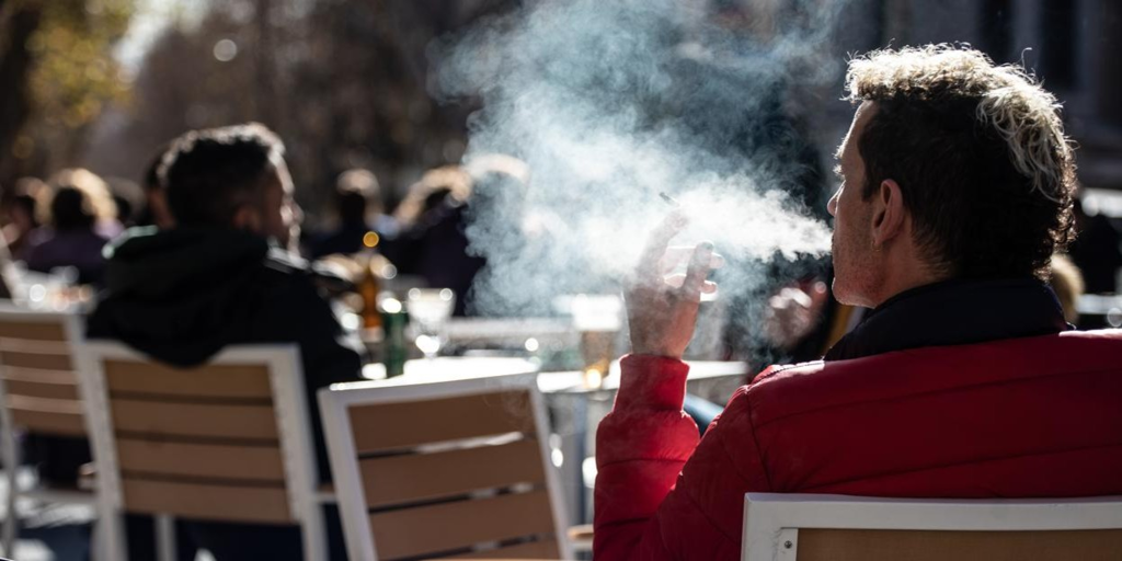 Fumar bloquea las proteínas que atacan el cáncer, dificultando su tratamiento – Deporticos