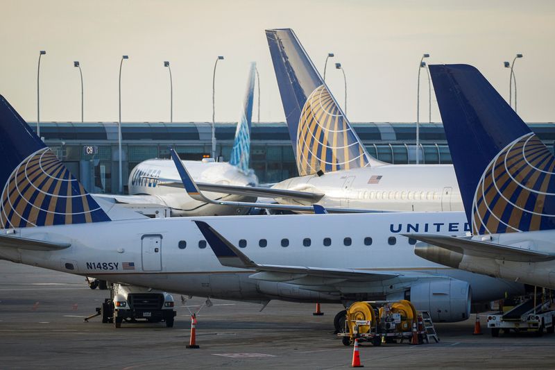 US FAA considers limiting new routes for United Airlines following safety incidents, Bloomberg reports
