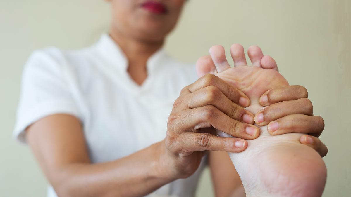 Cómo distinguir una verruga plantar de un callo en el pie – TrasELBalon