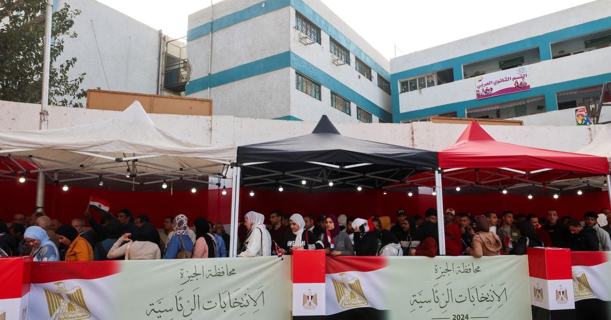 Photo of Egyptians Cast Their Ballots in an Election Overshadowed by Gaza Conflict