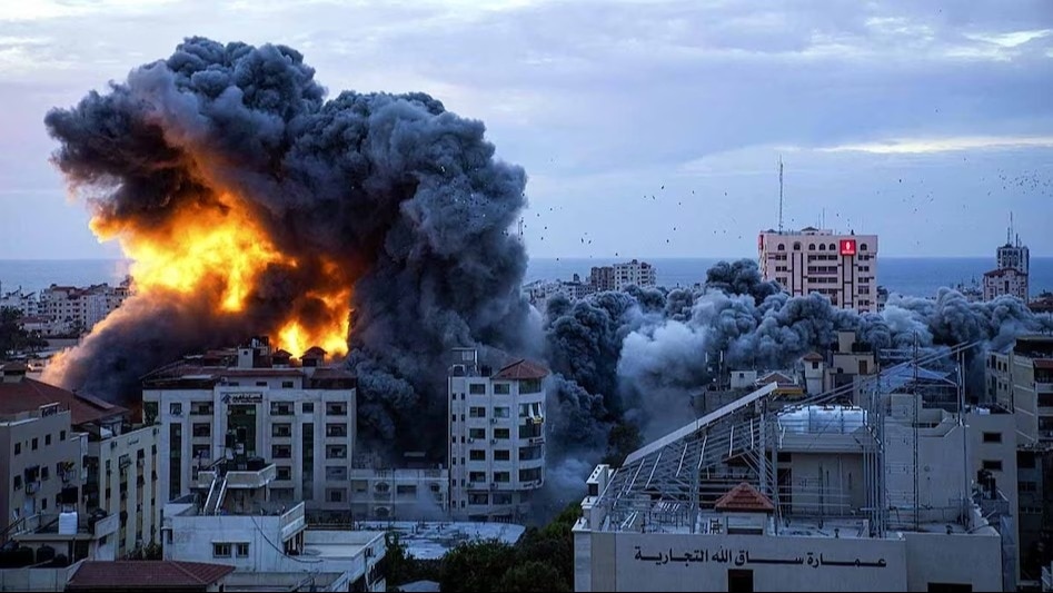 राजनीति गुरु – गाजा में IDF ने तेज किए हवाई हमले, भड़के हमास ने दी चेतावनी- अब कोई सीजफायर नहीं होगा!