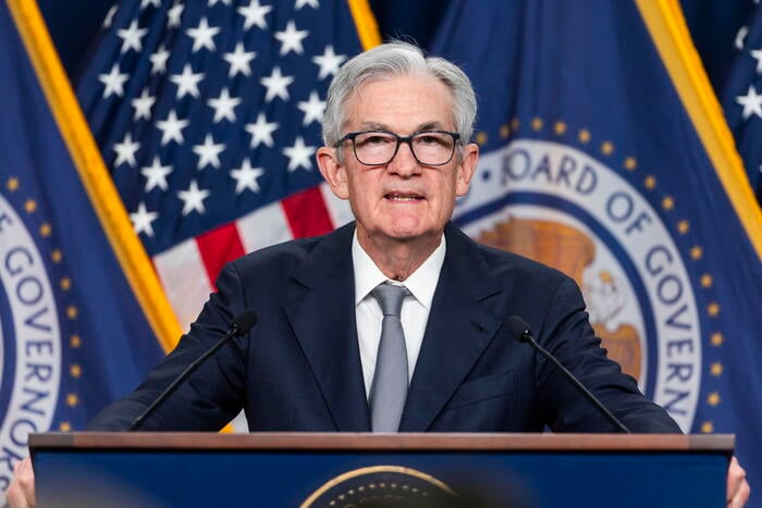 La Fed mantiene i tassi invariati tra il 5,25% e il 5,50%