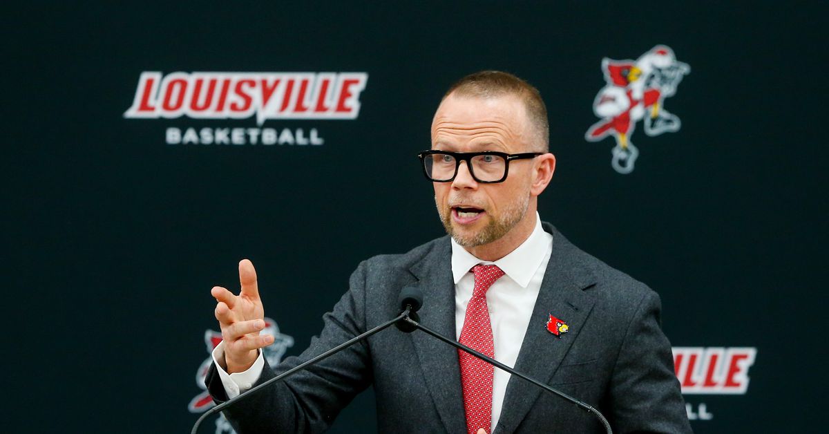 Dodo Finance: College basketball world reacts to Louisville hiring Pat Kelsey