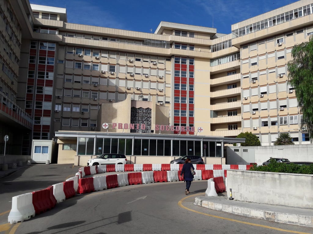 Lecce, donna muore in ospedale dopo colpo di calore: mancava il ghiaccio necessario per la terapia – SDI Online