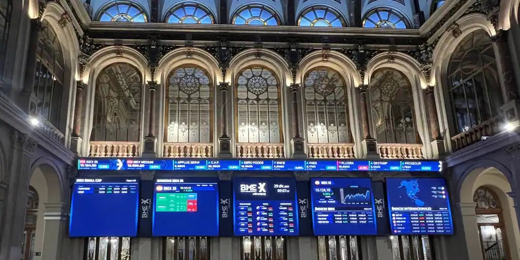 Photo of La Bolsa cierra un año en verde y recupera lo perdido en la pandemia