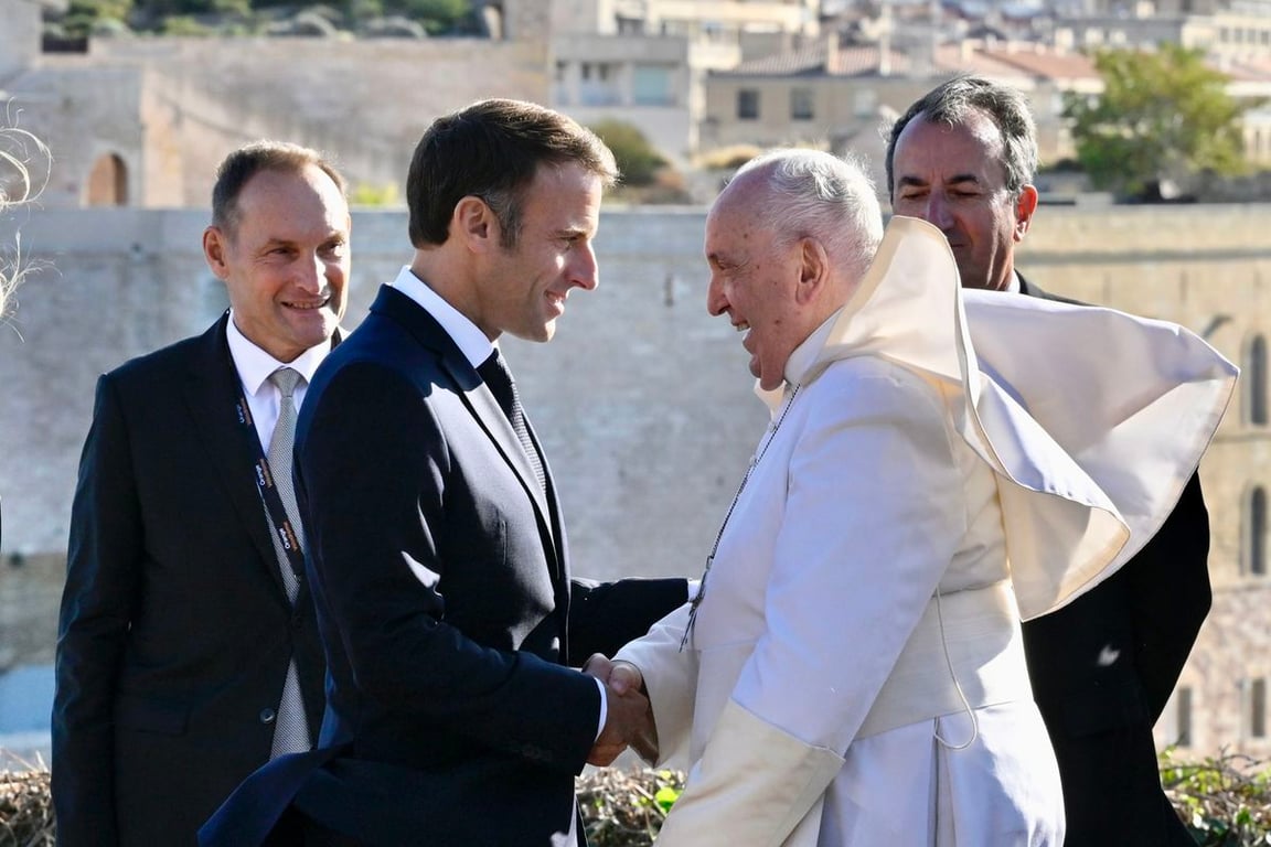 Inmigración, laicidad, eutanasia: el incómodo mensaje del Papa en Francia – Bateo Libre