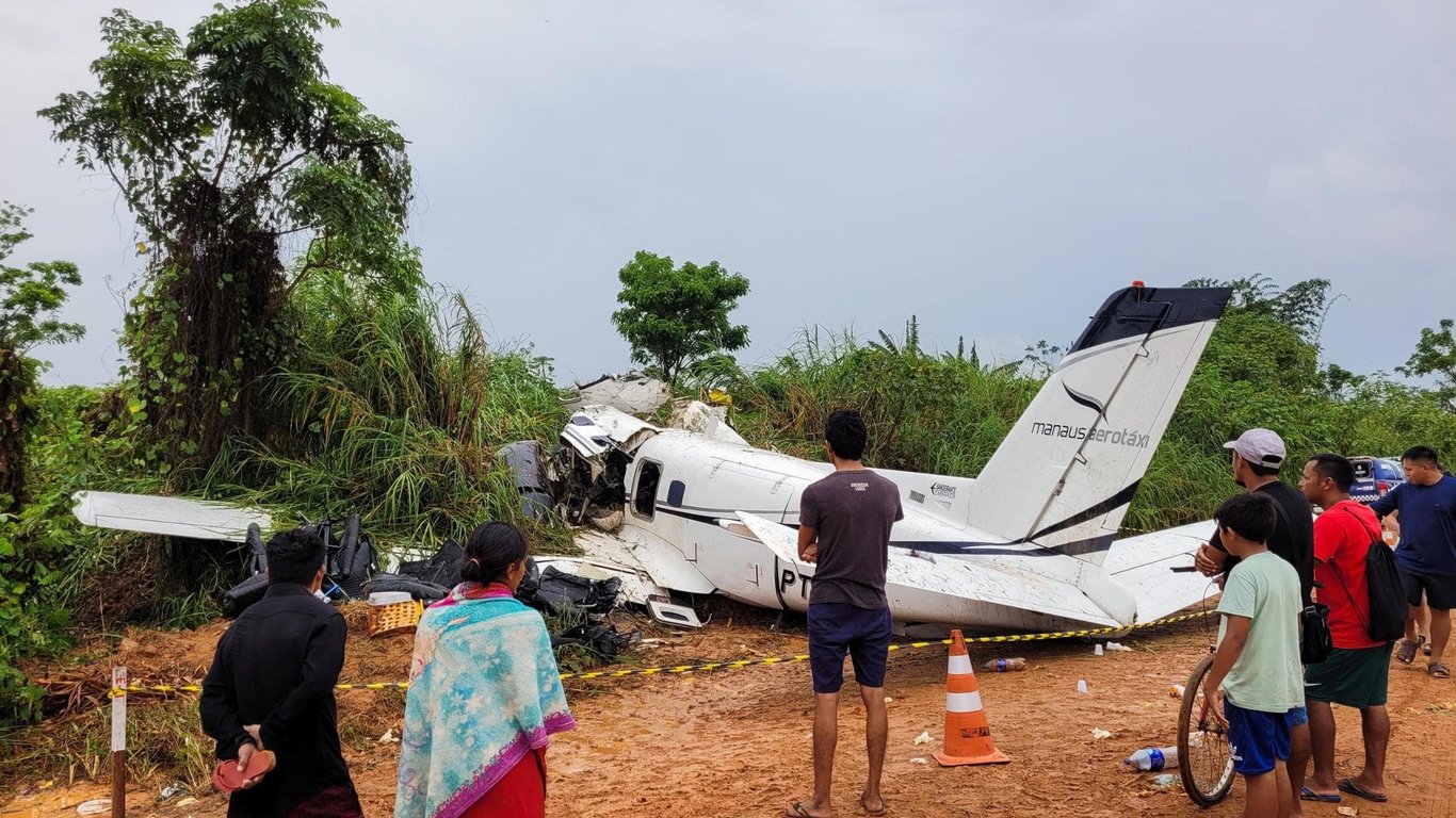 Brasile, aereo di turisti precipita in Amazzonia: 14 morti, non ci sono sopravvissuti – Hamelin Prog