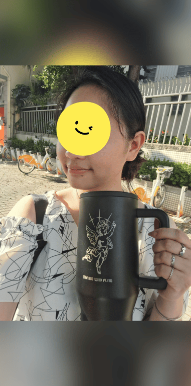 感謝我家老大
讓我從不愛喝水的孩子
變成抱著水壺狂喝水的人
每天2000ml都不成問題了
🥰🥰🥰
（期待戒指戴滿十指😂）