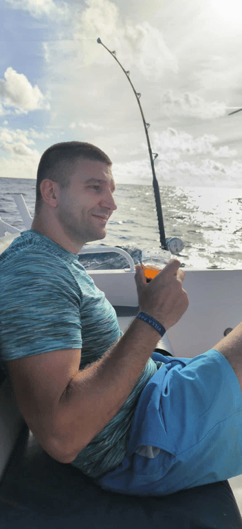 #Capricorn #Dog_lover #Black_tea #Sparkling_water #Green_tea #Serious_Relationship