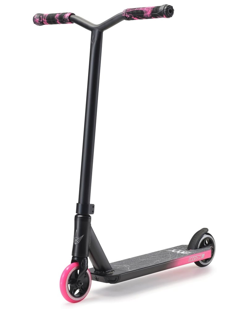 Blunt - One S3 Black Red - Stuntstep Complete afbeelding