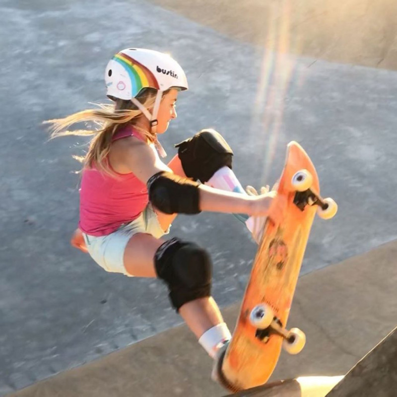 Triple Eight - The Certified Sweatsaver Helmet Rainbow White - Skate Helm - L/XL