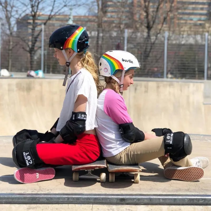 Triple Eight - The Certified Sweatsaver Helmet Rainbow White - Skate Helm - L/XL