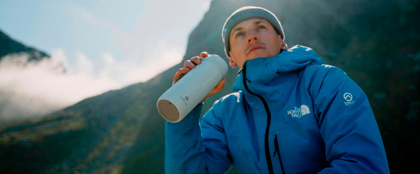 TRAVEL MUG