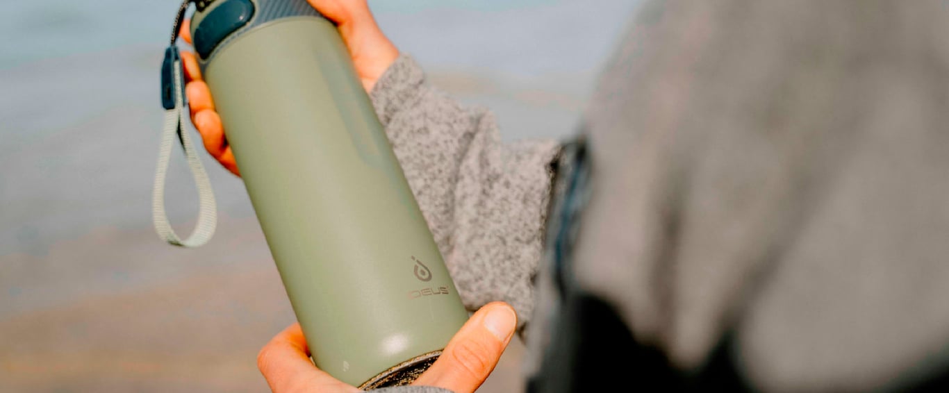 TRAVEL MUG