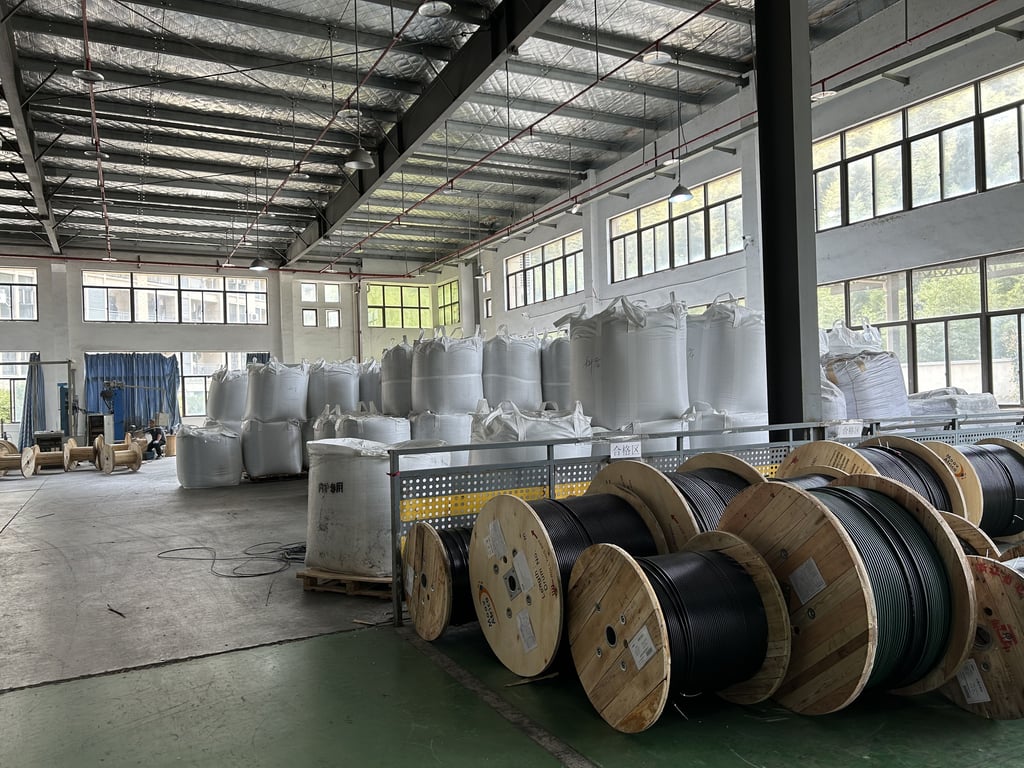 How To Choose The Right ADSS Fiber Optic Cable Manufacturer?