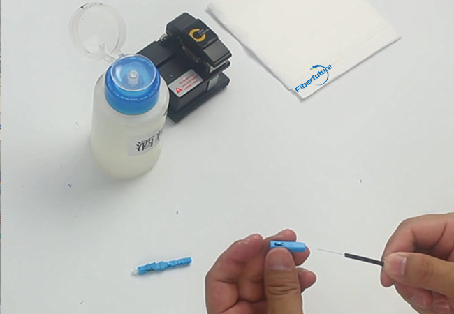 How to Connect Fiber Optic Cable to a Connector?