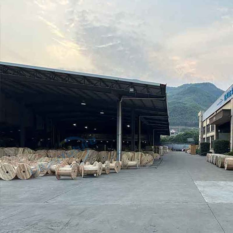 Light Armored Central Tube Optical Fiber Cable GYXTW 