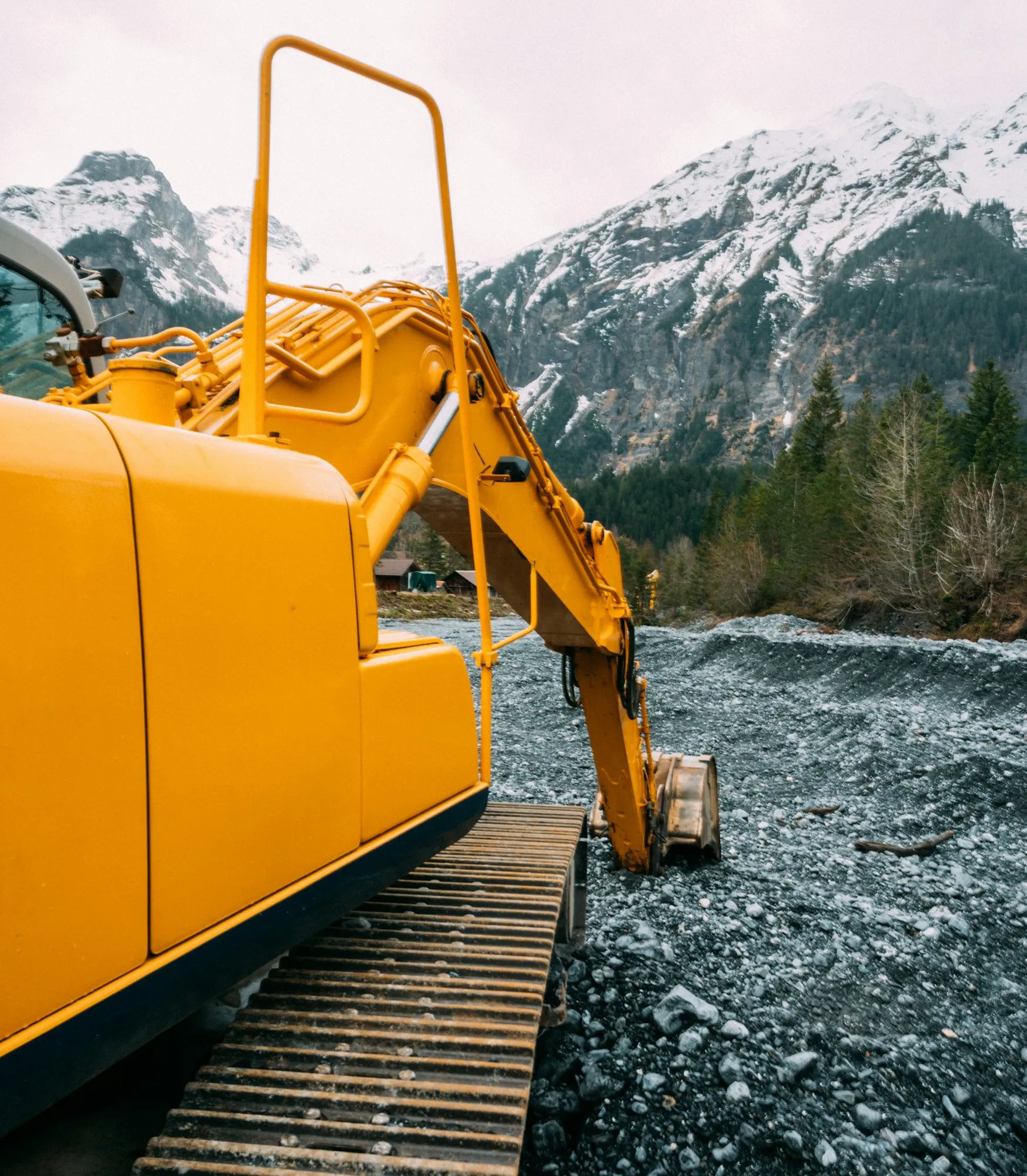 5 Things to Know Before Shipping Heavy Equipment Across Canada