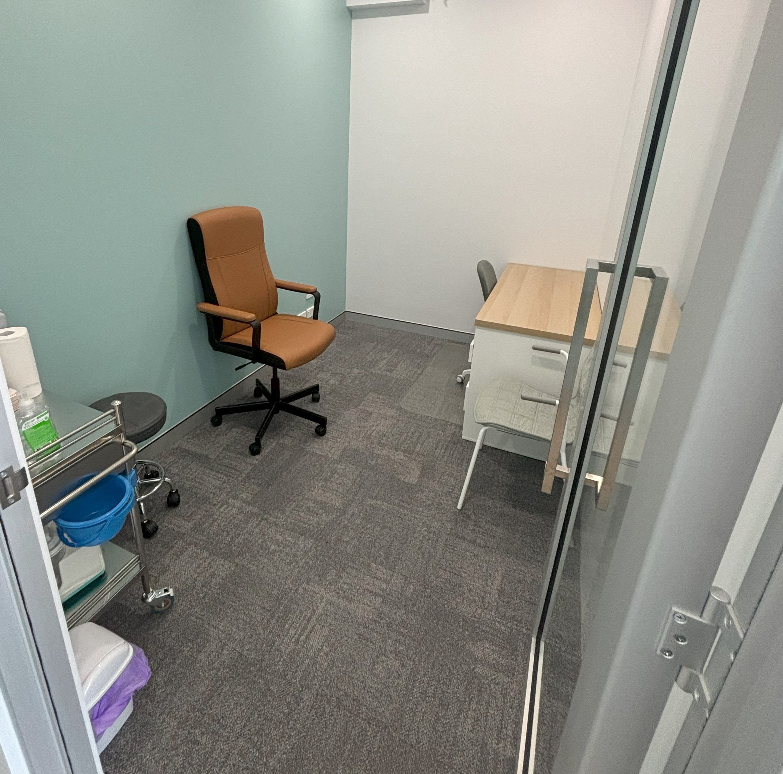  wax removal rooms about us   the audiology place   dr signe steers