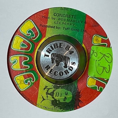 Bob Marley & The Wailers - Jah Live / Concrete picture 2